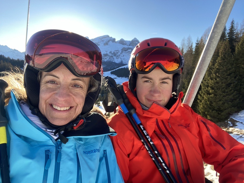 Family saves hundreds by renting skiwear with EcoSki